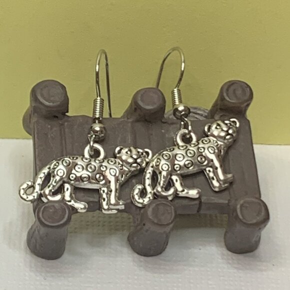 Leopard Earring, Safari Earrings, Cat Earrings, Celtic Earrings, Gift Idea, Cat - Picture 3 of 6